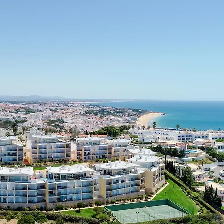 Homes White Rose Garden With 2 Terraces & 2 Swimming Pools דירה אלבופיירה