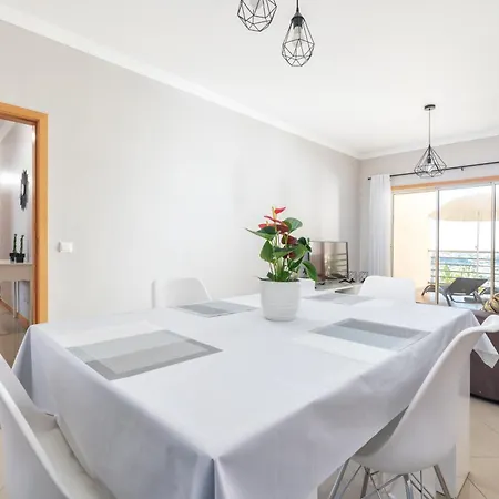 Homes White Rose Garden With 2 Terraces & 2 Swimming Pools דירה *