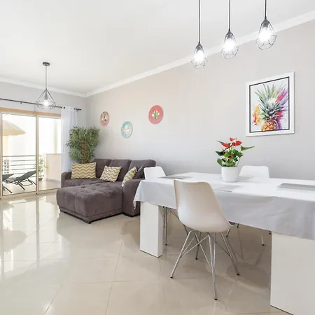 Homes White Rose Garden With 2 Terraces & 2 Swimming Pools דירה