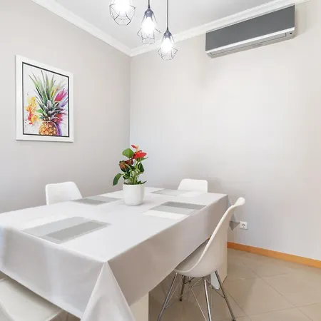 Homes White Rose Garden With 2 Terraces & 2 Swimming Pools דירה