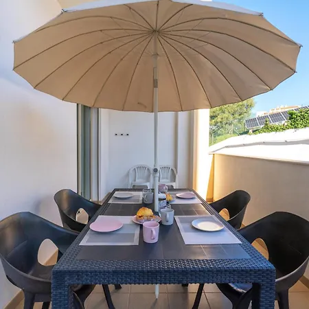 Homes White Rose Garden With 2 Terraces & 2 Swimming Pools אלבופיירה