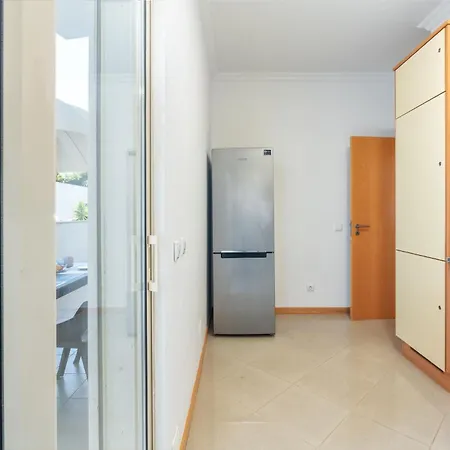 Homes White Rose Garden With 2 Terraces & 2 Swimming Pools Апартаменты Албуфейра