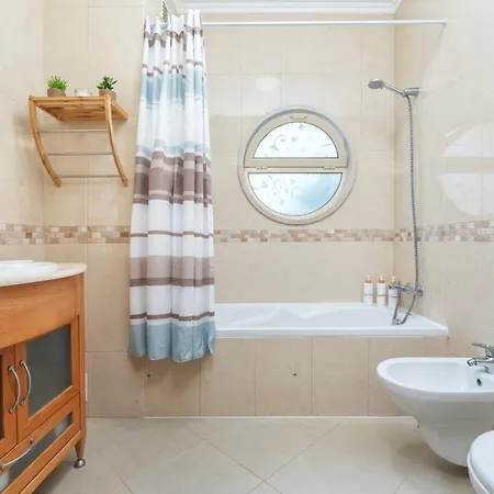 Апартаменты Homes White Rose Garden With 2 Terraces & 2 Swimming Pools