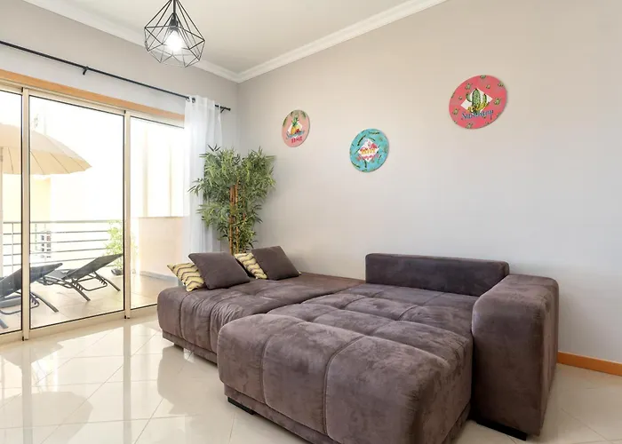 Homes White Rose Garden With 2 Terraces & 2 Swimming Pools