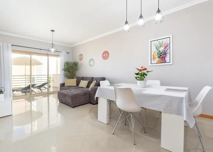 Homes White Rose Garden With 2 Terraces & 2 Swimming Pools 아파트