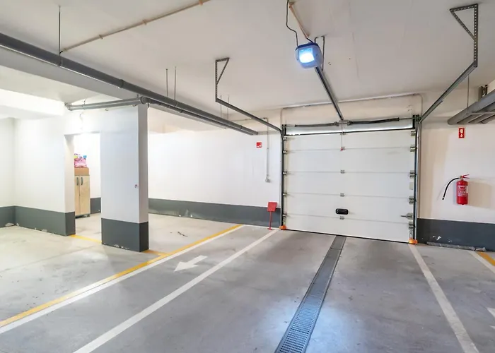 Homes White Rose Garden With 2 Terraces & 2 Swimming Pools *