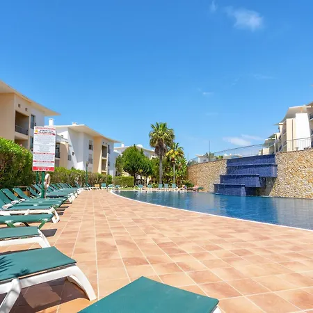 Homes White Rose Garden With 2 Terraces & 2 Swimming Pools