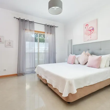 Homes White Rose Garden With 2 Terraces & 2 Swimming Pools *