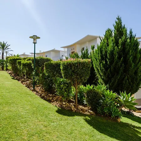 Homes White Rose Garden With 2 Terraces & 2 Swimming Pools Apartment