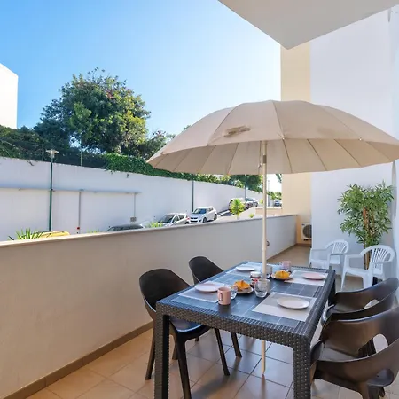 Homes White Rose Garden With 2 Terraces & 2 Swimming Pools Apartment